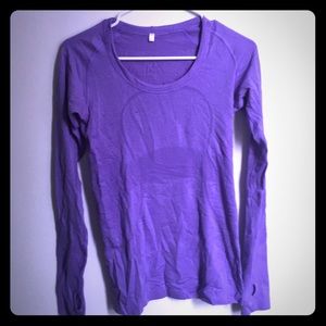 Lululemon long sleeve size 6 slim fit periwinkle